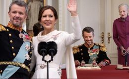 52 yıl oturduğu tahtı ağlayarak oğluna bıraktı… ‘Parti prensi’ artık kral!