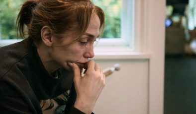 Ünlü sanatçı içini döktü… Annem ve babam bile beni yeterince sevmedi…  ‘Seni seviyorum’ diyenler de taciz etti