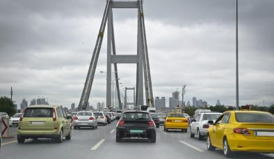 Bayramda köprü ve otoyollar ücretsiz mi? Arefe günü ve Ramazan Bayramı’nda köprü ve otoyollar bedava mı olacak? İşte, bayramda ücretsiz yollar ile ilgili ayrıntılı bilgiler….