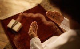 KADİR GECESİ KILINAN NAMAZLAR: Kadir Gecesi 2 rekat, 12 rekat, 100 rekat namaz nasıl kılınır?